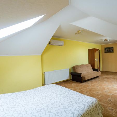 Villa Fenix แบรฮอฟ ภายนอก รูปภาพ