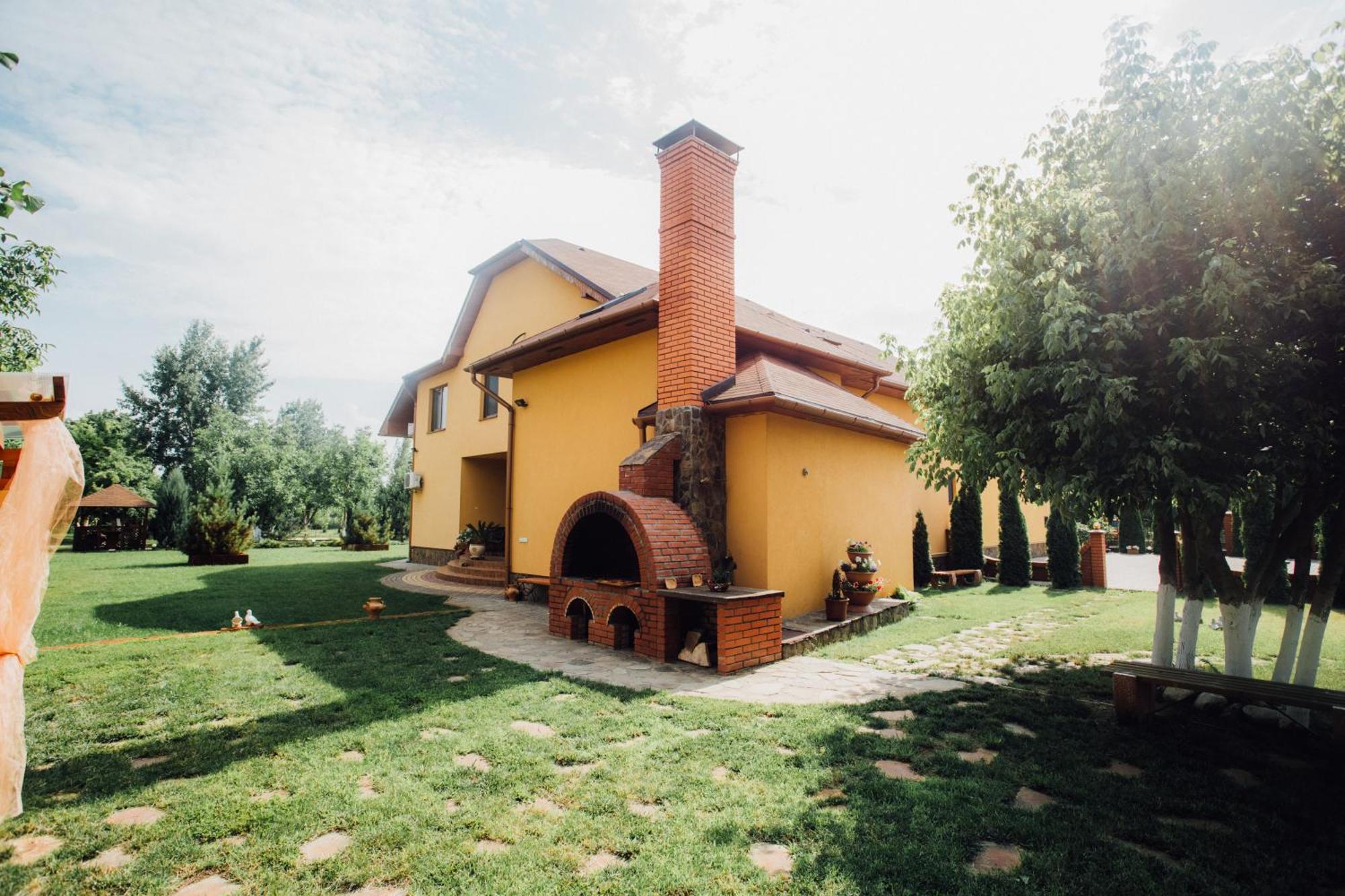Villa Fenix แบรฮอฟ ภายนอก รูปภาพ