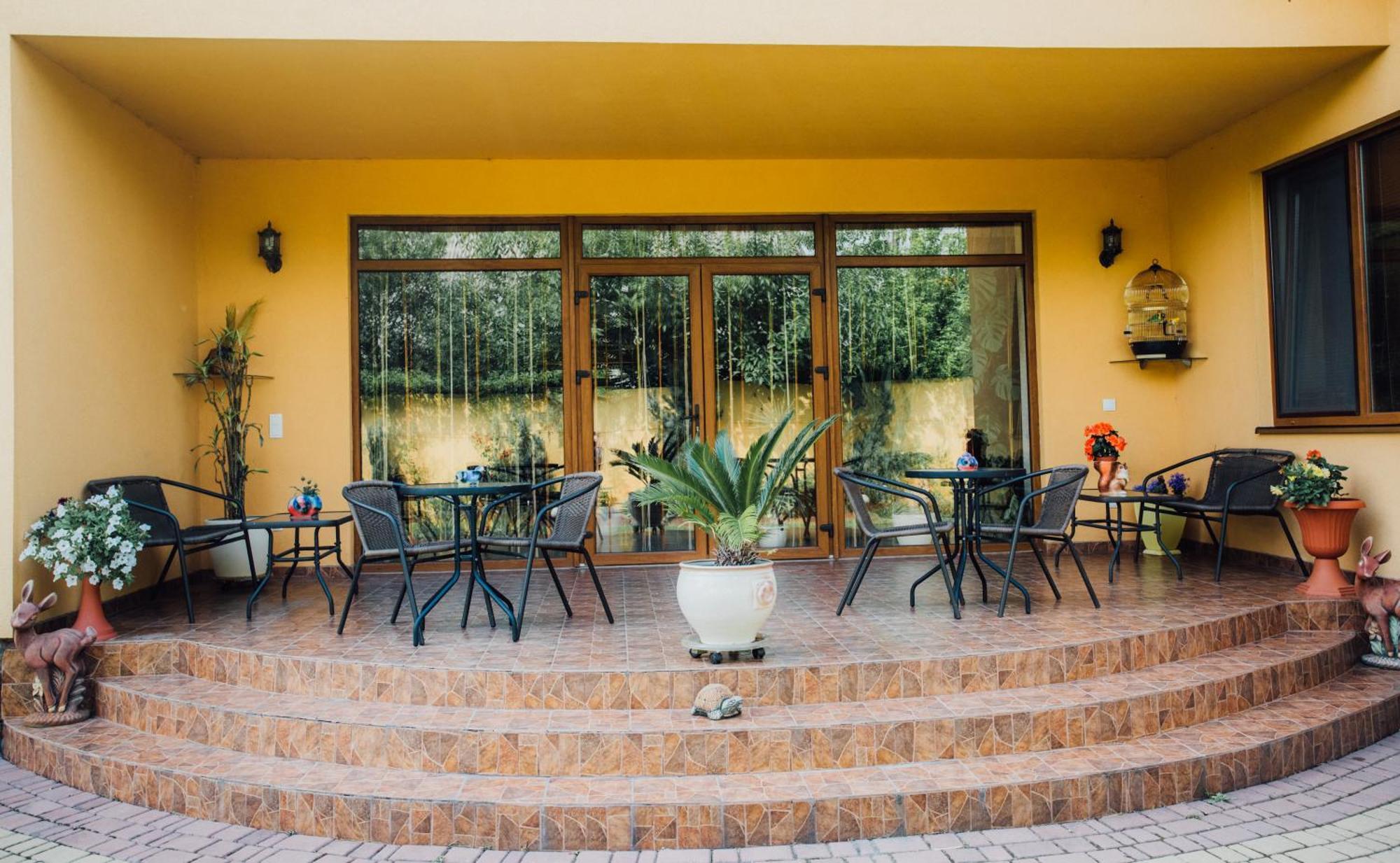 Villa Fenix แบรฮอฟ ภายนอก รูปภาพ